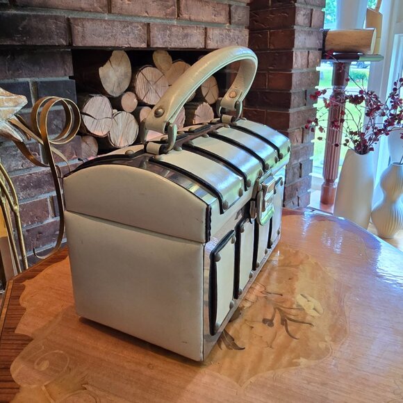 Tano of Madrid - Vintage Silver & Leather Locking Train Case Style Purse - Picture 2 of 16